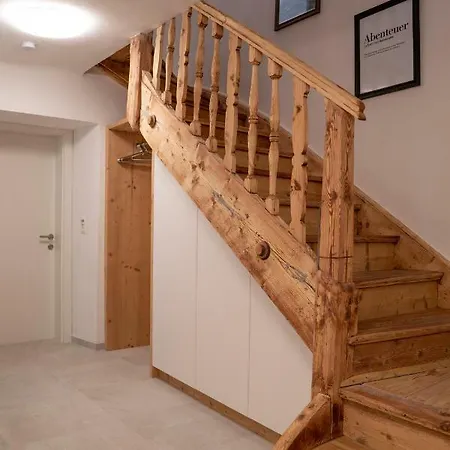 Casa de Férias Traditionell-modernes Haus In Hoetting